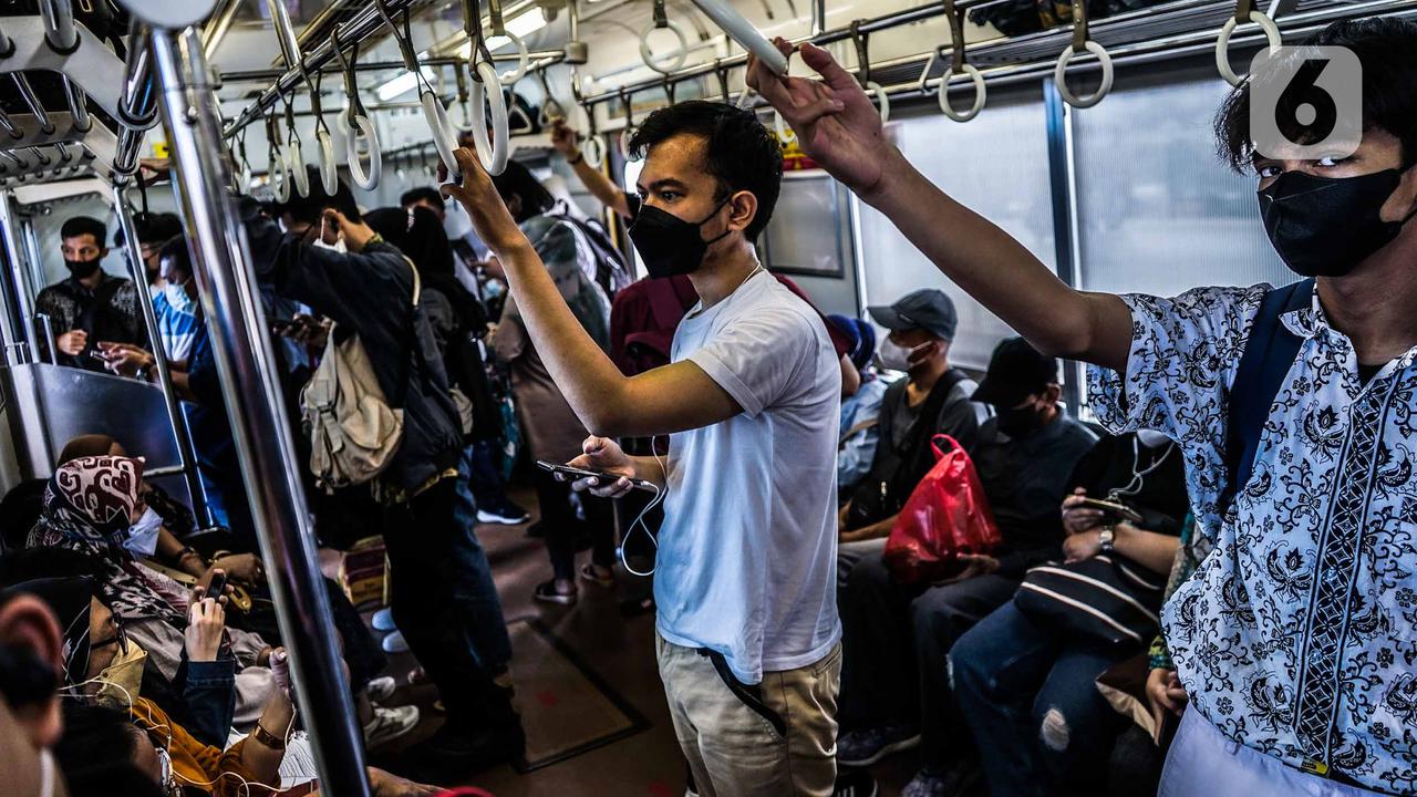 FOTO: Kapasitas Penumpang KRL Jabodetabek Naik Jadi 80 Persen