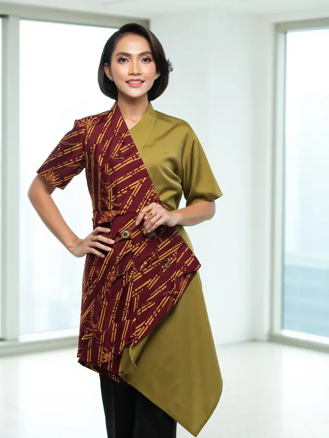 Model Tunik Batik Kombinasi Kain Polos untuk Usia 40-an