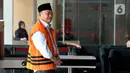 Bupati Sidoarjo Saiful Ilah saat akan menjalani pemeriksaan perdana pascaterjaring OTT di Gedung KPK, Jakarta, Jumat (17/1/2020). Saiful diperiksa sebagai tersangka terkait dugaan menerima suap dalam proyek infrastruktur di Dinas PUPR Kabupaten Sidoarjo. (merdeka.com/Dwi Narwoko)