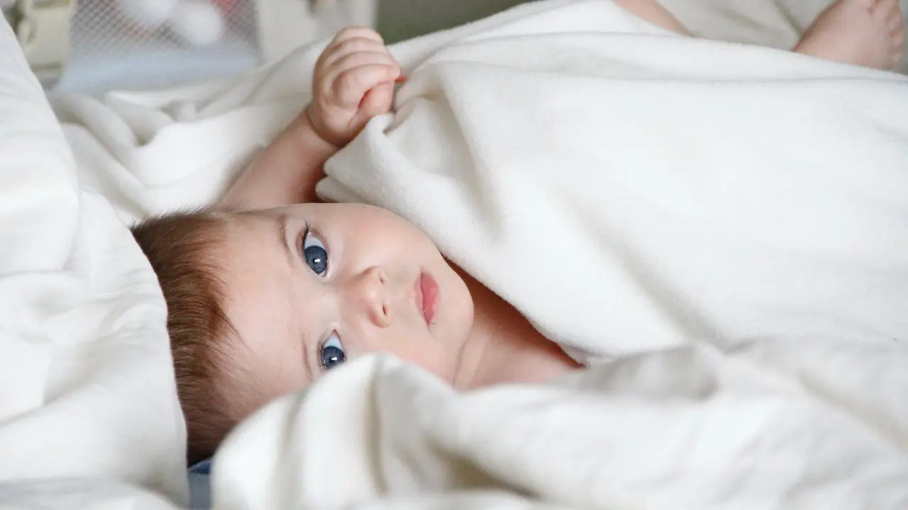 ilustrasi perlengkapan bayi/Michal Bar Haim/unsplash