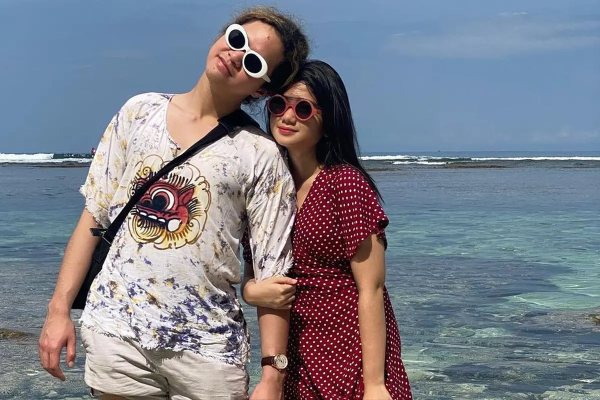 7 Momen Mesra Tissa Biani dan Dul Jaelani Saat Liburan di Bali