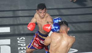 Kkajhe saat melawan Brian Lawitan dalam ajang HSS Series 7 The Redempetion di W Super Club Gatsu, Jakarta, Sabtu, (07/02/2026). (Bola.com/M Iqbal Ichsan)