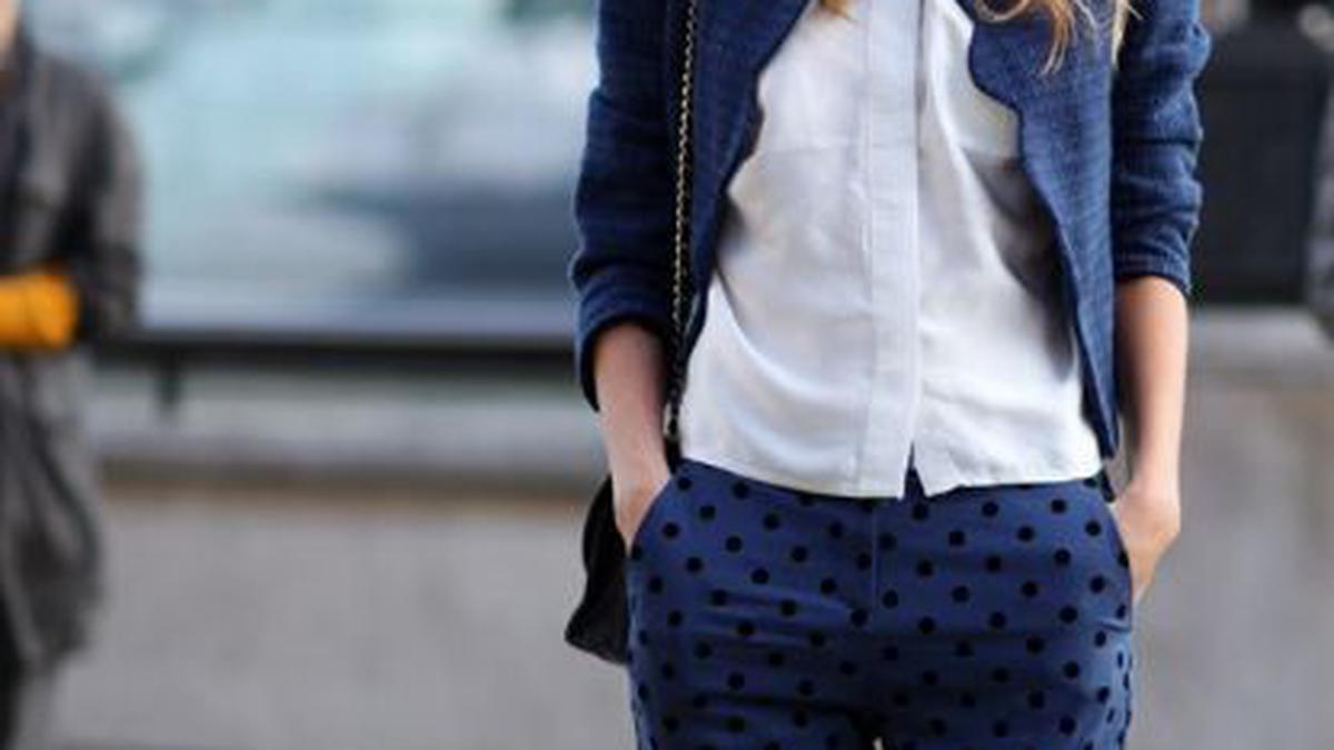 7 Ide Fashion Cantik dan Modern dengan Nuansa Biru