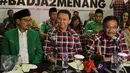 Pasangan Ahok dan Djarot menggelar konferensi pers seusai meninggalkan ruang acara rapat pleno, Jakarta, Sabtu (4/3). (Liputan6.com/Angga Yuniar)