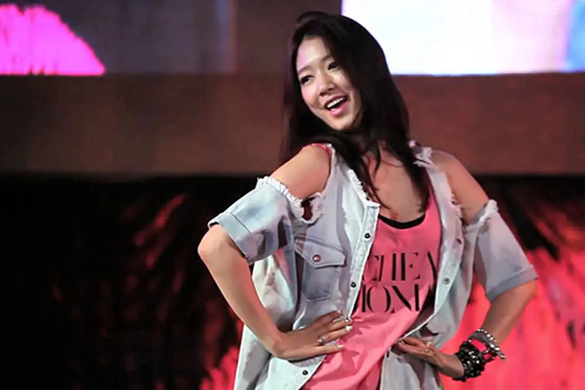 park-shin-hye-131101b.jpg