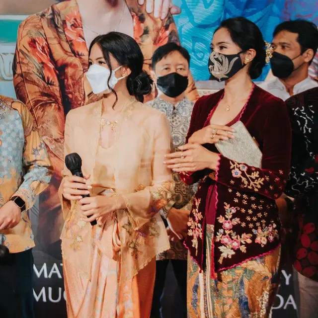 Diadaptasi dari Serial TV Lawas, Ini 6 Potret Gala Premiere Film Losmen Bu Broto