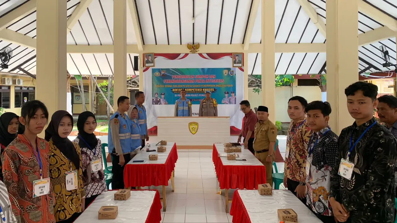 Verifikasi pendaftaran seleksi Bintara Polri kompetensi khusus di Pemalang. (Foto: Liputan6.com/Polres Pemalang)