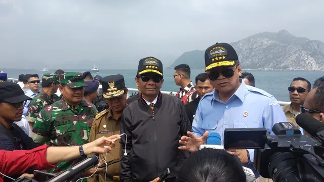 Mahfud Md Tinjau Keamanan Laut Natuna