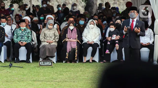 FOTO: Prosesi Pemakaman Menpan RB Tjahjo Kumolo di TMP Kalibata