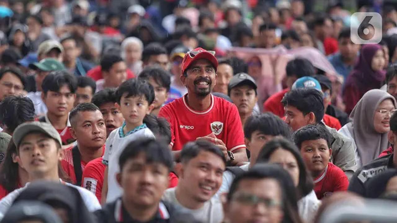 Antusiasme Suporter Skuad Garuda Nobar Laga Timnas Indonesia vs Australia di GBK