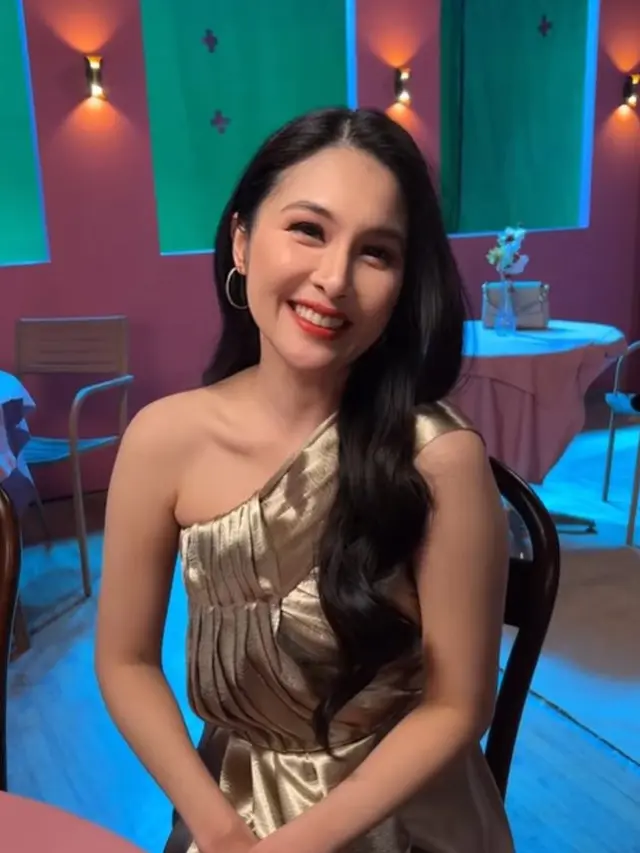 6 Potret Terbaru Sandra Dewi Disebut Makin Berisi, Sempat Dikira Hamil Lagi