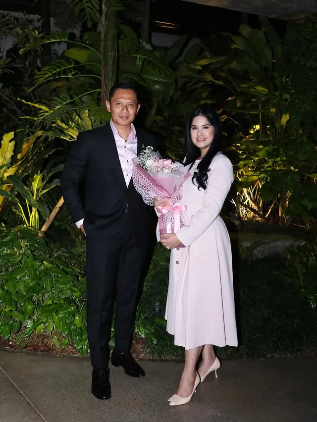 Gaya Annisa Yudhoyono dan AHY saat Rayakan Hari Pernikahan/Instagram @agusyudhoyono