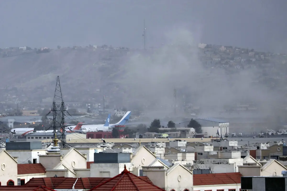 Ledakan Bom Bunuh Diri Terjadi di Luar Bandara Kabul