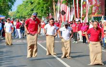 Momen Agustusan, Bupati Ipuk Gelar Lomba-lomba Bareng Warga di CFD