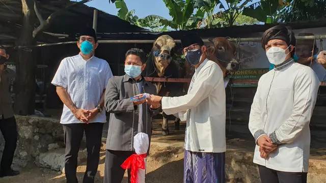 Sandiaga Uno Berikan 1.000 Hewan Kurban di Kecamatan Depok