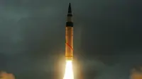 Rudal berkemampuan nuklir milik India, Agni V (Reuters)