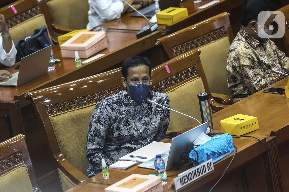FOTO: Mendikbud - DPR Evaluasi Belajar dari Rumah hingga Kesiapan Rekrutmen Guru Honorer