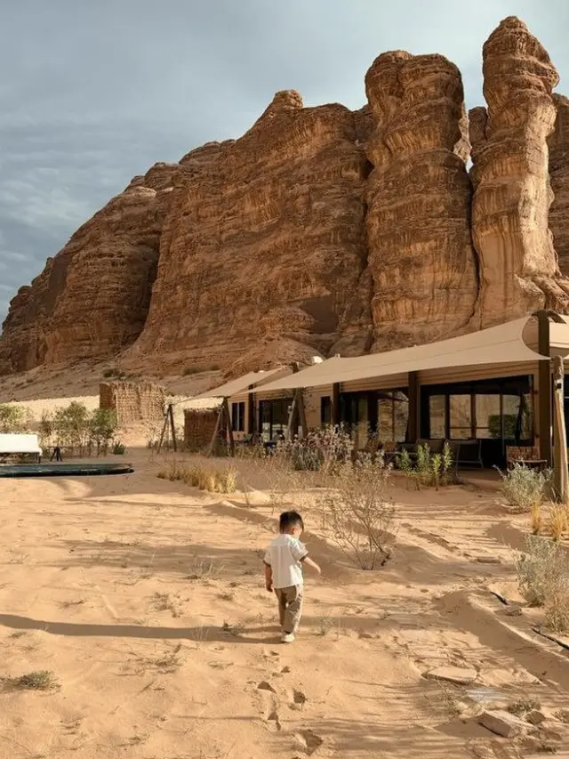 Potret Issa di Kota Al Ula (Sumber: Instagram/nikitawillyofficial94)