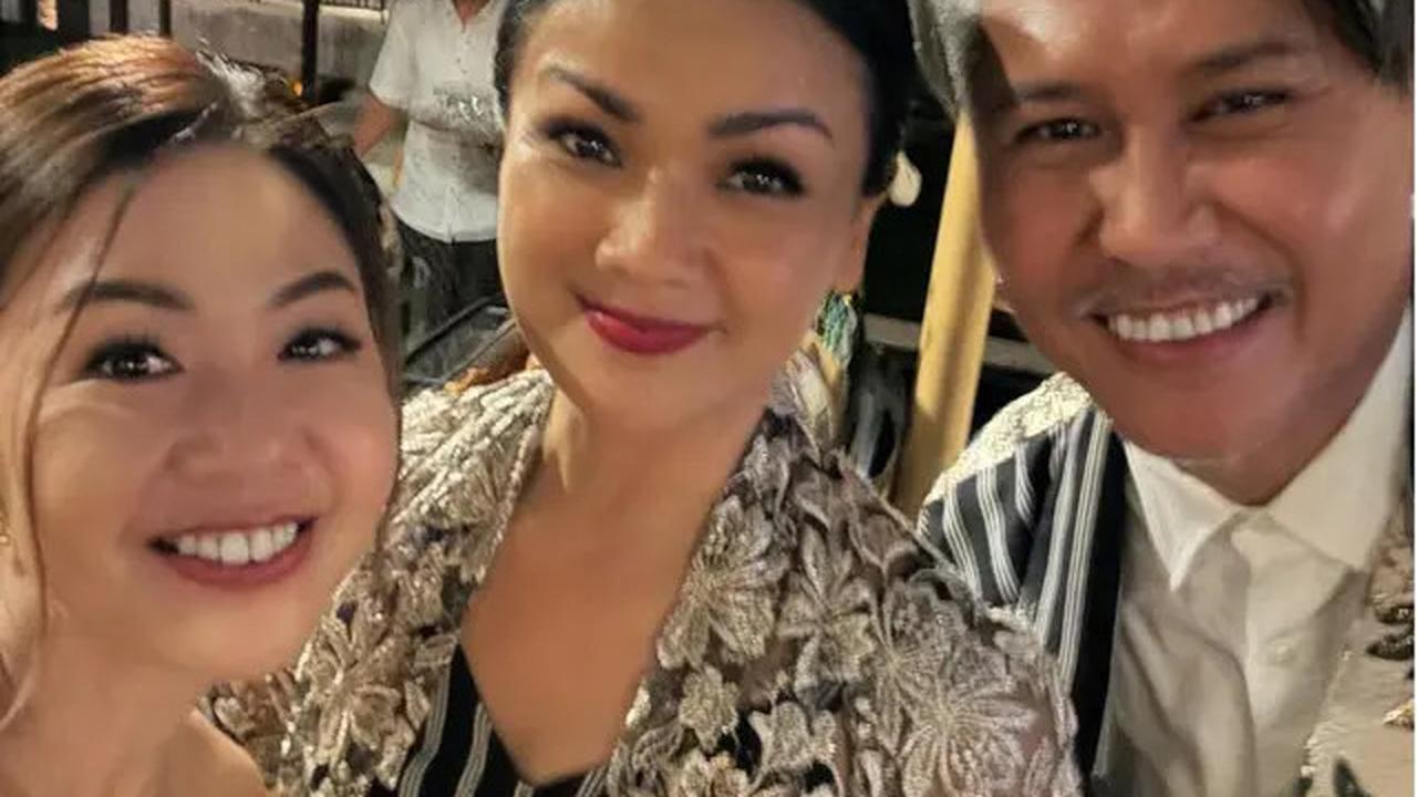 9 Gaya Elegan Para Selebritis Kenakan Wastra Nusantara saat Akad Nikah Luna Maya dan Maxime Bouttier, dari Ashanty-Cinta Laura