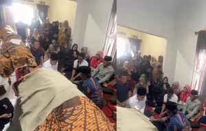 Momen Anak di Tulang Bawang Menikah di Depan Jenazah Orang Tua