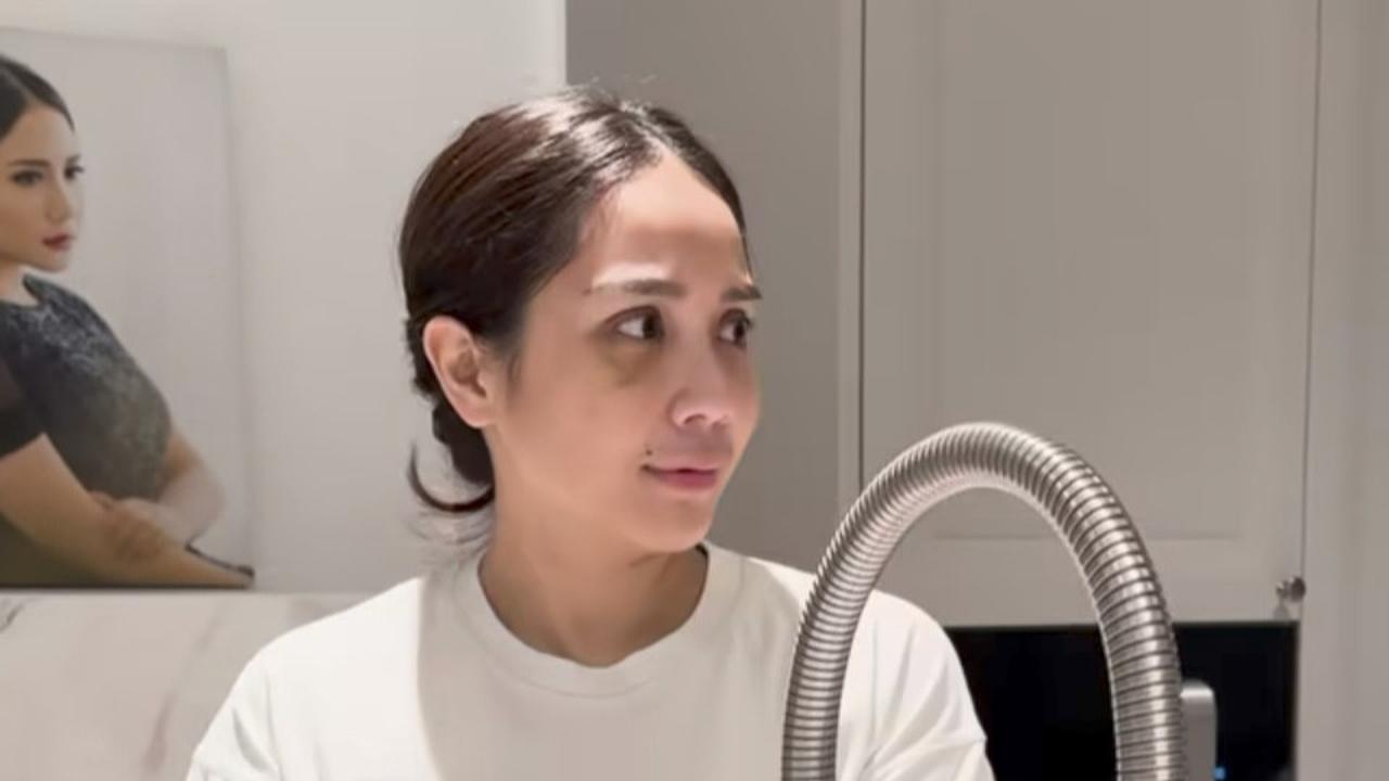 Ekspresi Wajah Nagita Lihat Tingkah Sus Rini Panggil Rayyanza di Dapur, dari Melongo Sampai Tersenyum