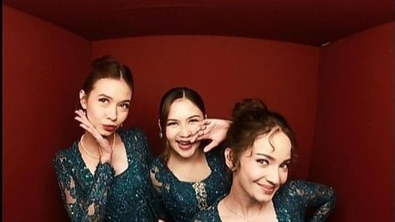 Disebut BLACKPUNK! Ini 7 Potret Yuki Kato, Jessica Mila, dan Enzy Storia yang Akhirnya Kumpul Lengkap di Nikahan Febby Rastanty