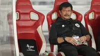 Pelatih Timnas Indonesia U-20, Indra Sjafri saat laga persahabatan menghadapi Thailand U-20 di Stadion Utama Gelora Bung Karno (SUGBK), Senayan, Jakarta, Jumat (26/1/2024) malam WIB. (Bola.com/M Iqbal Ichsan)