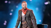 Justin Timberlake saat tampil di Super Bowl 2018 (Just Jared)