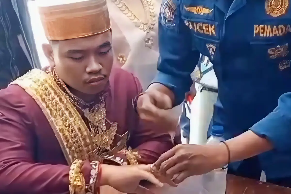 Cerita Pengantin Pria Buru-buru ke Damkar Usai Ijab Kabul