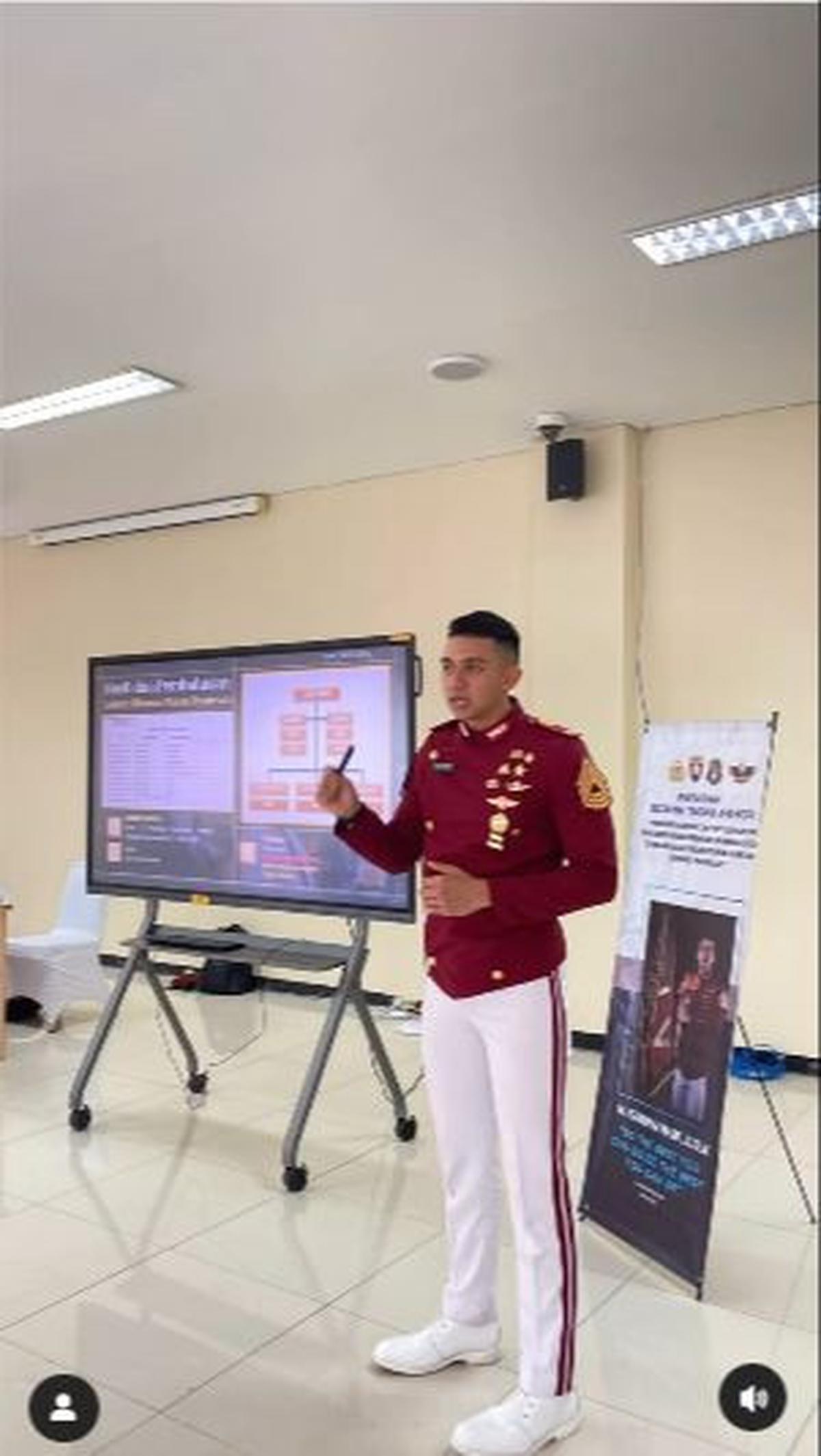 Kelulusan Khalifah Nasif ini rupanya juga disambut oleh masyarakat luas. Ucapan selamat pun membanjiri unggahan tersebut. <br>