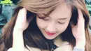 Tak hanya itu saja, foto selfie Jessica juga mengundang komentar positif dari netizen. Netizen juga mengaku merindukan sosok Jessica dan berharap dirinya dapat kembali ke girlband SNSD. (Koreaboo)