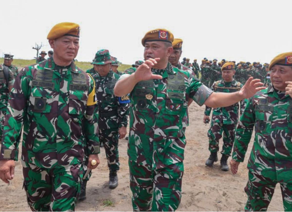 FOTO: Momen Kasad Jenderal Maruli Jatuhkan Drone Musuh dengan Mistral Atlas