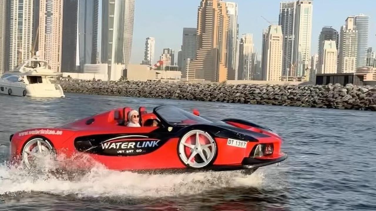6 Potret Erin Taulany Nikmati Liburan di Dubai, Naik Jet Car - Makan di Ketinggian