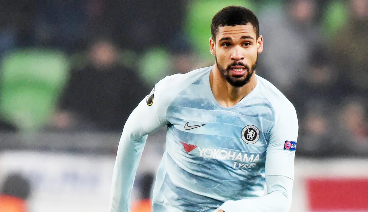 Ruben Loftus-Cheek – Gelandang berusia 25 tahun itu dipinjamkan Chelsea ke Fulham musim lalu. Setelah masa pinjamannya berakhir, ia akan kembali lagi ke Chelsea. Namun, sepertinya ia akan kesulitan menjadi pilihan utama Chelsea era Tuchel. (AFP/Attila Kisbendek)