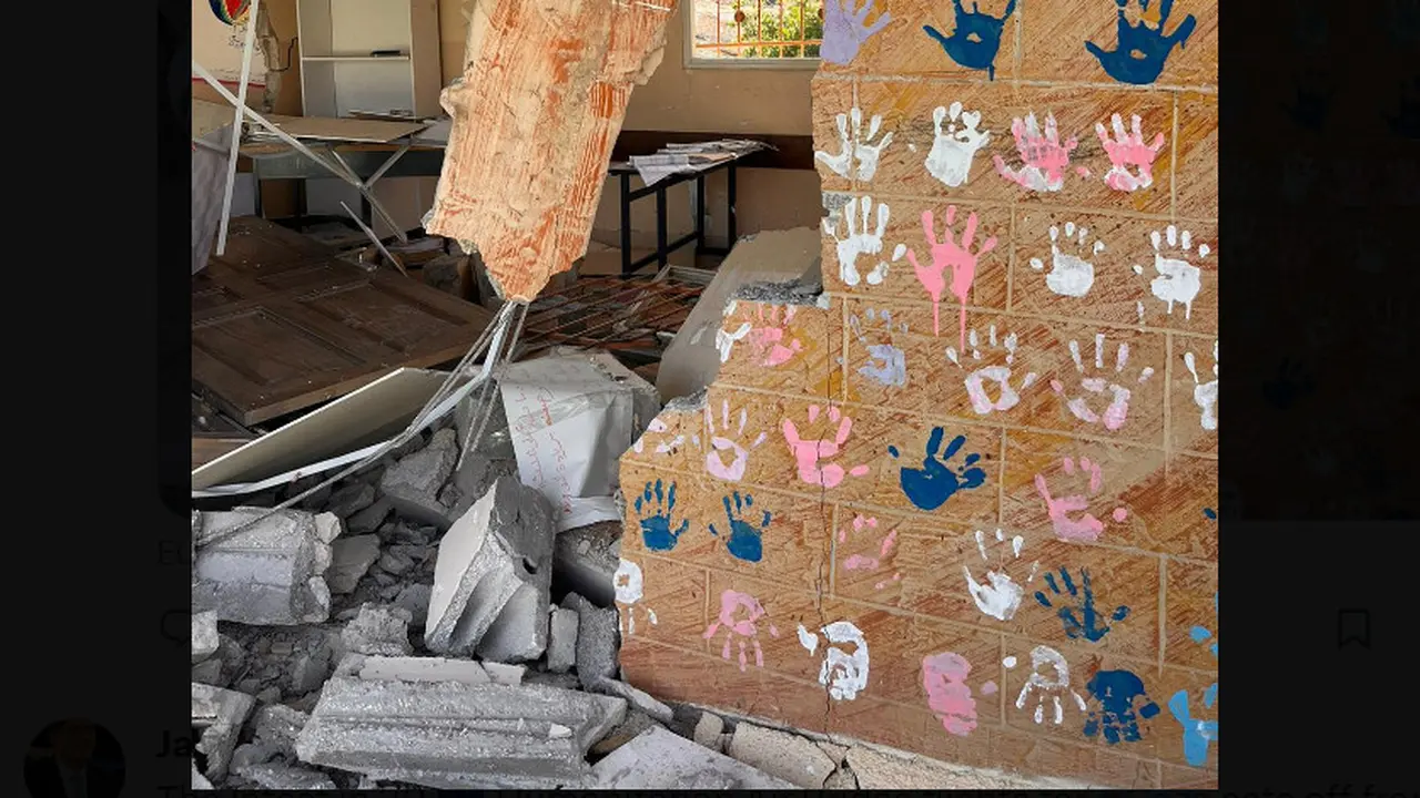 Sekolah di Jalur Gaza yang dibangun Uni Eropa.