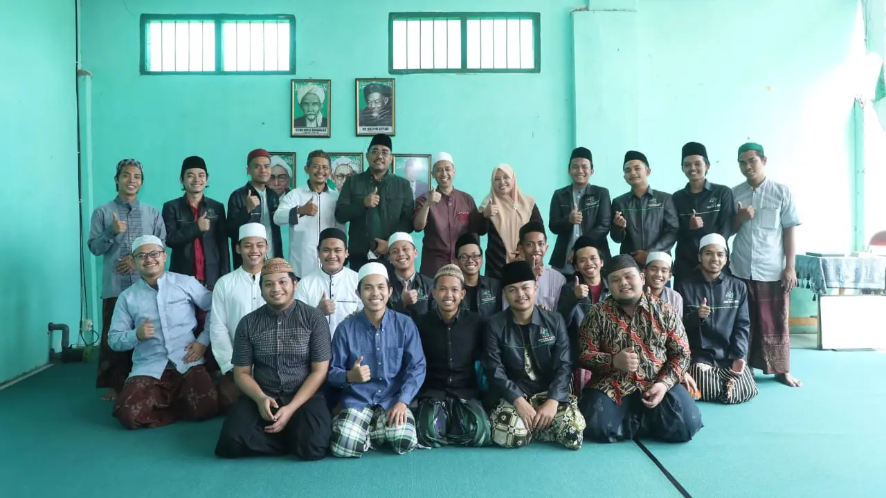 Berkunjung Ke Mojokerto, Gus Jazil Dorong Santri Terus Mengaji