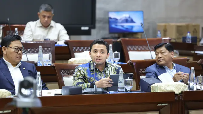 Bursa Rontok, Parlemen Tuntut OJK Segera Restrukturisasi Pasar Saham