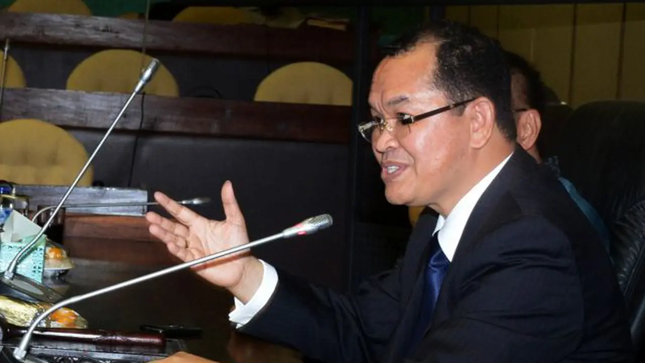 Beri Kejutan Keluarga, Ketua Komisi V DPR Pulang Diam-diam
