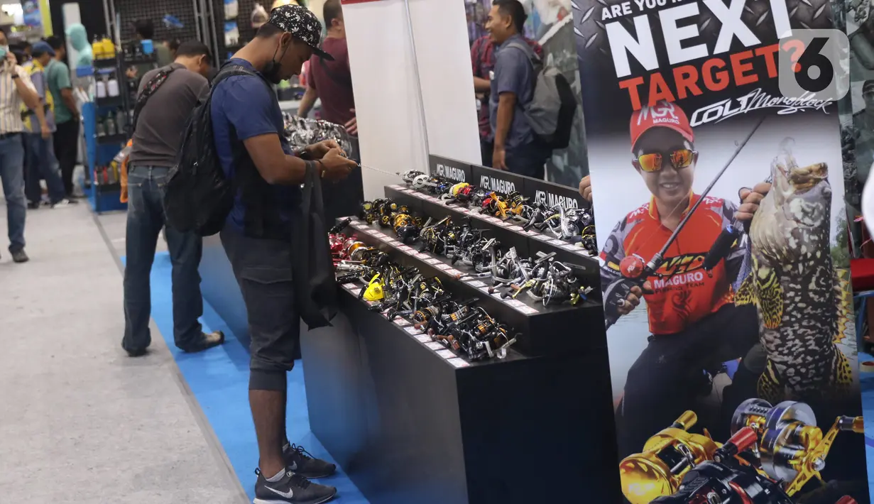 Pengunjung memadati area pameran produk kegiatan luar ruang Indonesia Outdoor Festival (Indofest) 2020 di JCC Senayan, Jakarta, Kamis (12/3/2020). Pameran hingga 15 Maret 2020 itu menampilkan berbagai macam produk kegiatan luar ruang dengan berbagai merek dengan diskon. (Liputan6.com/Angga Yuniar)