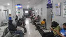Sebagian besar fasilitas kesehatan tersebut melayani peserta BPJS Kesehatan sebagai bagian dari upaya memperluas akses layanan kesehatan bagi masyarakat. Tampak dalam foto, warga menanti untuk mendapatkan pelayanan medis di Puskesmas Kebayoran Lama, Jakarta, Jumat (9/1/2026). (merdeka.com/Arie Basuki)