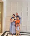 Lihat di sini beberapa potret gaya penuh kasih keluarga Raffi Ahmad dan Nagita Slavina ketika memperkenalkan baby Lily.