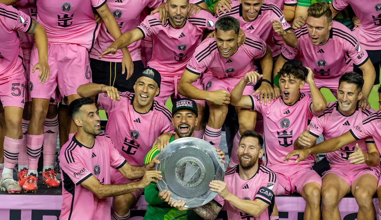 La Pulga mampu mencetak tiga gol dalam waktu 11 menit dan sukses membuat Inter Miami bangkit dan akhirnya menyabet gelar Supporter Shield. (David Santiago/Miami Herald via AP)