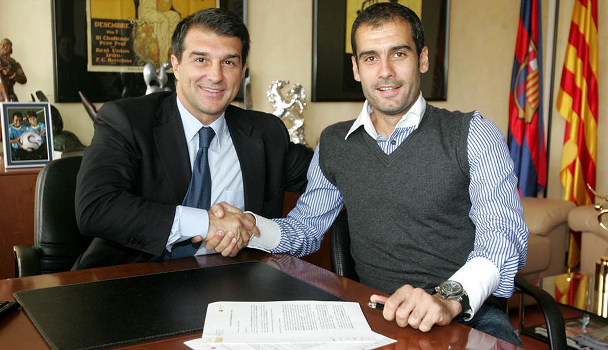 4. Pada Juni 2008, Josep Guardiola dipercaya oleh Presiden Barcelona, Joan Laporta, untuk menggantikan Frank Rijkaard sebagai pelatih Barcelona. Pep dikontrak untuk dua musim. (AFP/Barcelona)