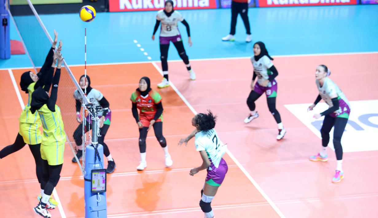 Pada set keempat, JPE mampu mencuri kemenangan 25-21 dan membuat laga ditentukan melalui set kelima. (Dok. PBVSI)