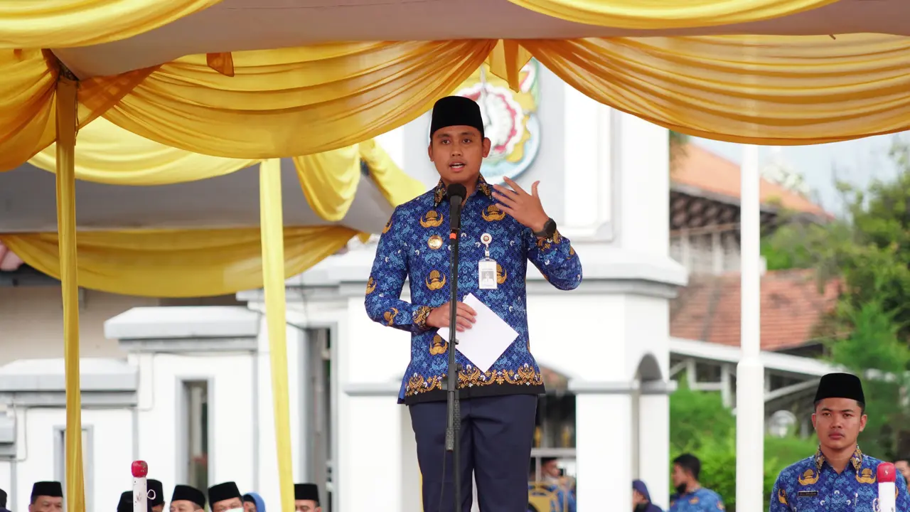 Bupati Kendal Dico M. Ganinduto