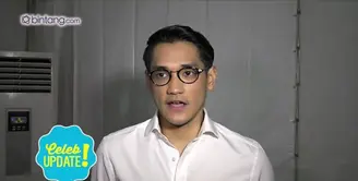 Afgan Syahreza bernyanyi dan berinteraksi dengan 20 finalis di panggung Grand Final Miss Celebrity Indonesia 2016.