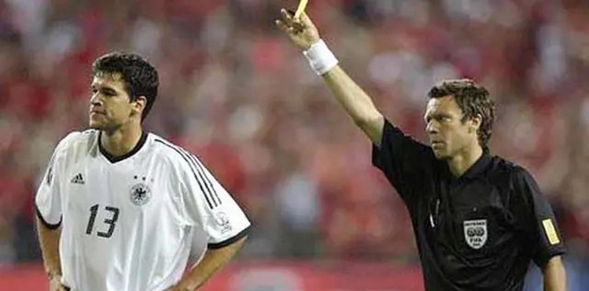 4 Wasit Terburuk dalam Sejarah Sepak Bola: Bahkan di Piala Dunia pun Ada