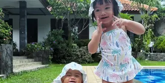 Tingkah lucu anak-anak kerap menarik perhatian banyak orang. Begitu juga dengan anak-anak selebriti sering bertingkah lucu dan menggemaskan. Berikut potret lucu dan menggemaskan anak Felicia Angelista dan Caesar Hito. [Instagram/felicyangelista_]