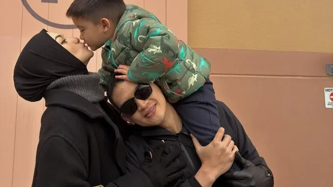 Citra Kirana dan Rezky Aditya liburan di Jepang