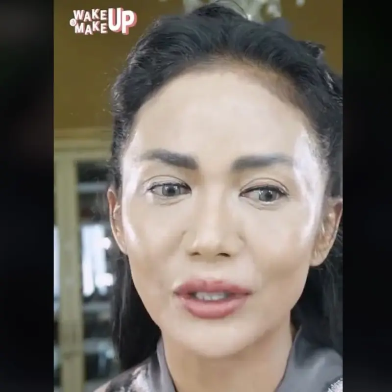 Krisdayanti Ungkap Wajah Dirinya Tanpa Riasan Warganet Akui Makeup Bikin Artis Tambah Cantik.  foto: TikTok @nooercahaya dan Yiutube FemaleDailyNetwork